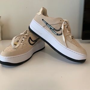 Brand new NIKE AF1 7.5 Sage Low LX light cream